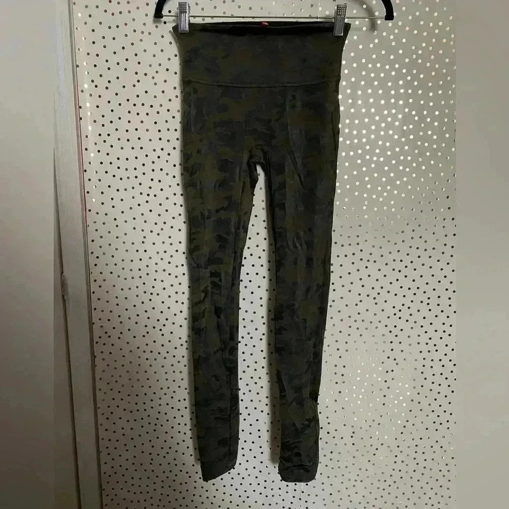 SPANX Camo leggings
